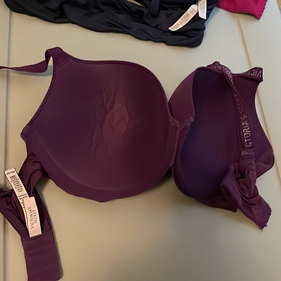 4 Victoria secret bras , GUC lots of wear left. See all pics for any flaws . - Picture 7 of 11
